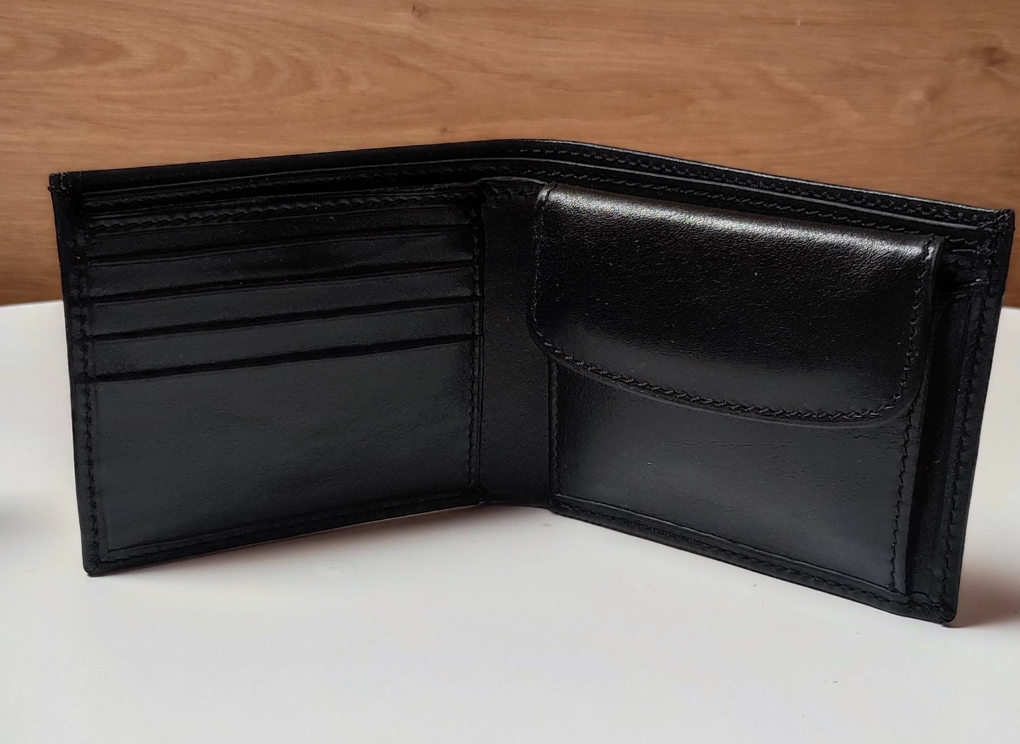 Klasszikus pénztárcák és kiegészítők